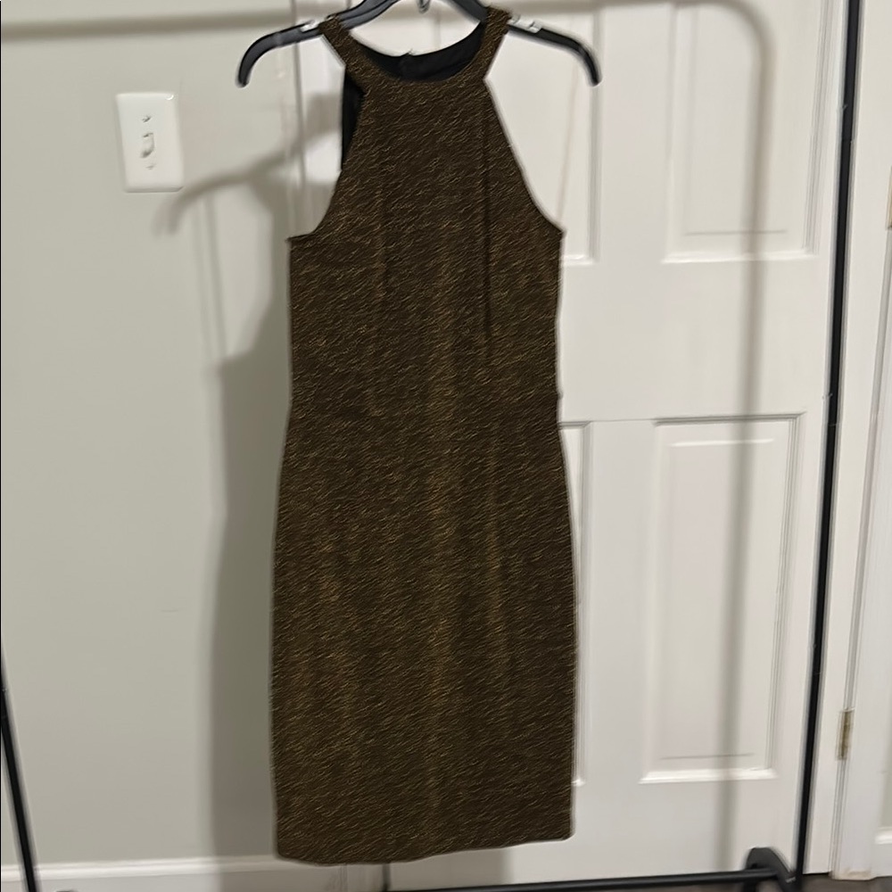 Chic Gold Sleeveless Dress